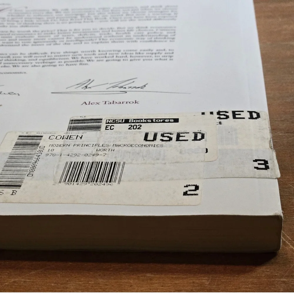 Worth Publishers Macroeconomics Textbook Tyler‎ Cowen Alex Tabarrok 2010 PB Book